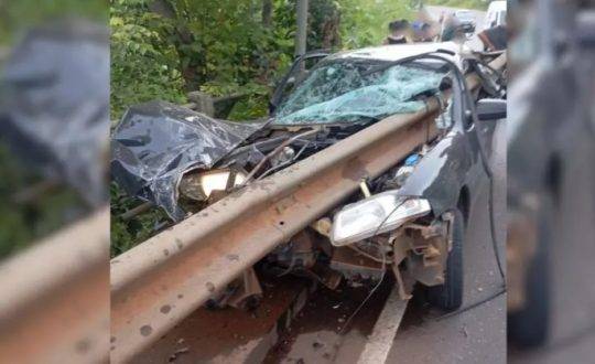 Acidente ocorreu no Contorno Viário Oeste; ocupantes tiveram ferimentos leves