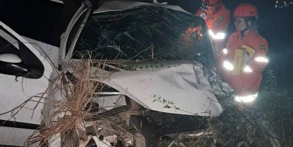 Colisão frontal entre dois veículos ocorreu na RS 040