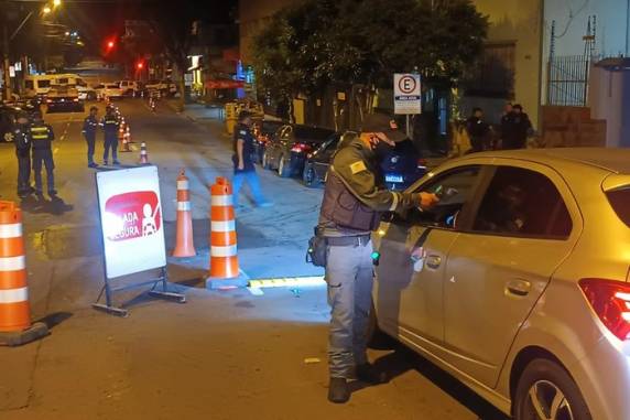 Ação ocorreu na madrugada deste domingo (23) no bairro São Pelegrino