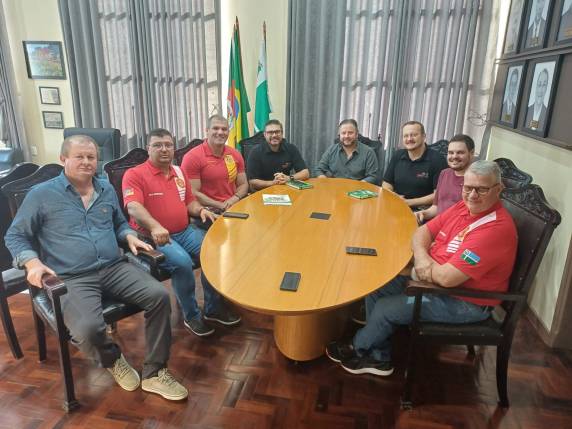 Encaminhamento do PPCI para a feira foi um dos assuntos abordados em encontro nesta sexta