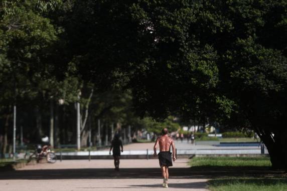 Áreas de instabilidade seguem atuando sobre o território gaúcho no sábado e no domingo, provocando pancadas isoladas