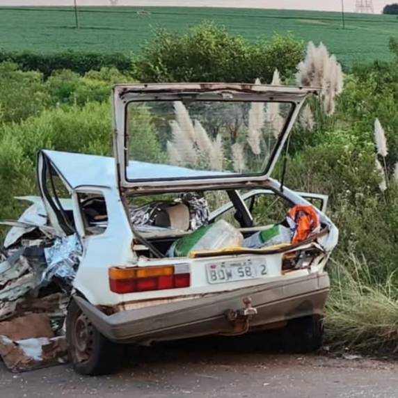 Colisão frontal ocorreu na região da Bela Vista na noite de domingo.