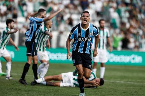 Partida foi apitada por Anderson Daronco e contou com árbitro de vídeo de fora do Rio Grande do Sul