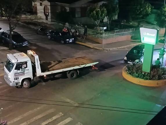 Uma pessoa ficou ferida e foi socorrida para o hospital