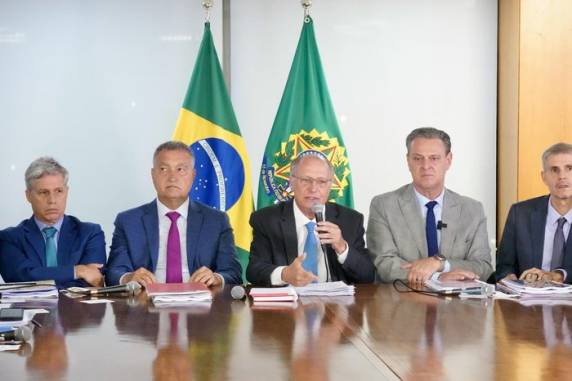 Anúncio foi feito após a reunião do governo com setor de alimentos, nesta quinta-feira, sem a presença do presidente Lula