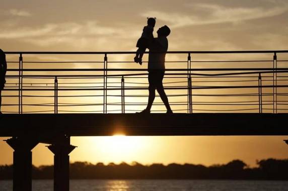 Virada no tempo deve ocorrer no final da tarde de sábado (8), quando pancadas de chuva podem atingir todo o Estado. No domingo (9), maioria dos municípios terá máxima abaixo de 30°C