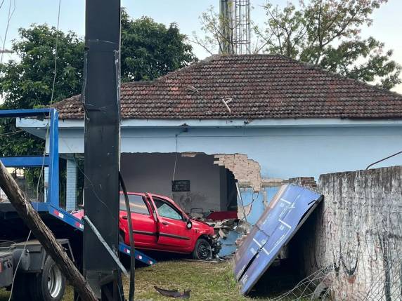 As duas voltavam de uma festa de Novo Hamburgo. Os moradores da residência não se feriram