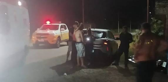 Vítima, de 41 anos, dirigia uma motocicleta que colidiu frontalmente com um carro