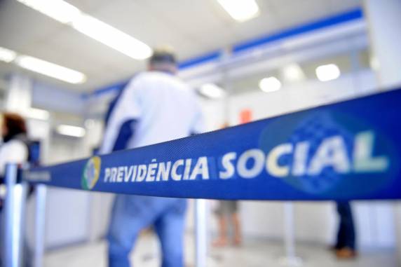 Pagamento beneficiará 34,2 milhões de pessoas e injetará R$ 73,3 bilhões na economia, segundo o Ministério da Previdência Social