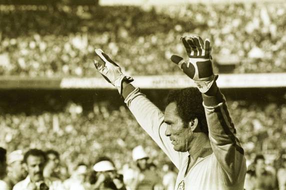 Jogador foi bicampeão brasileiro com o Colorado e titular da Seleção Brasileira na Copa do Mundo de 1966