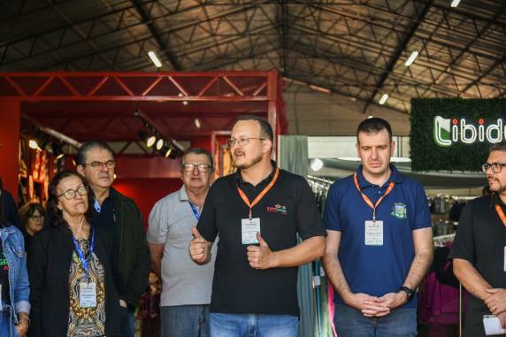 Portões do parque de eventos José Reinoldo Steffen, em Santo Cristo, foram abertos na manhã desta quinta-feira