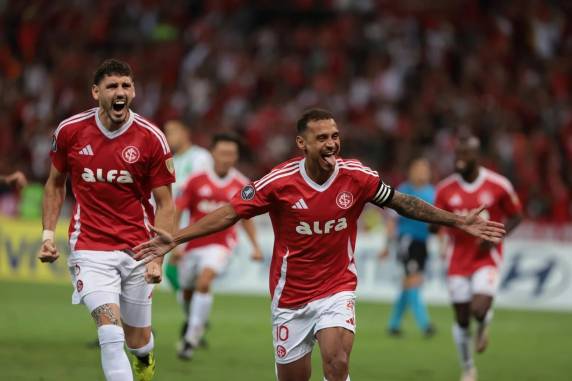 Camisa 10 colorado marcou três vezes para o time de Roger Machado, que volta a campo domingo contra o Fortaleza, pelo Brasileirão