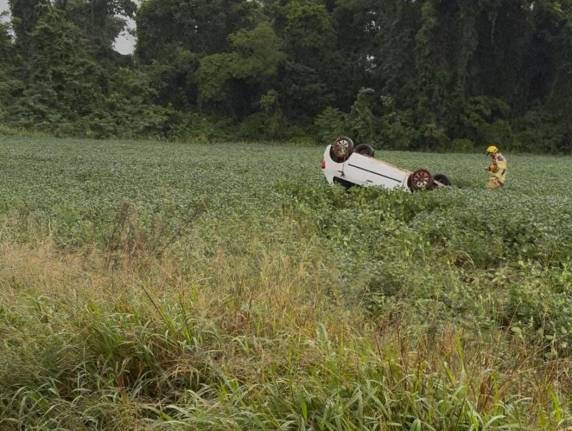 O veículo saiu da pista ao lado do trevo de acesso a Unijuí
