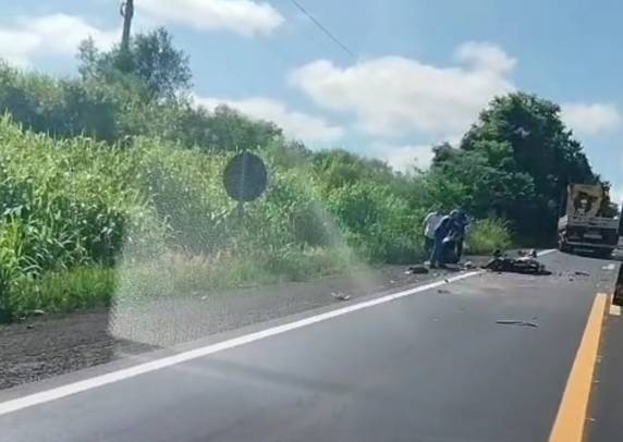 O acidente ocorreu na manhã desta segunda-feira próximo da localidade de Linha Salto