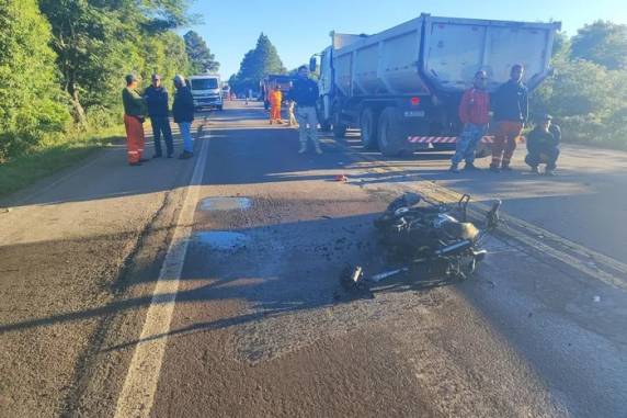 Motociclista morre após colidir com caminhão na BR-158, em Itaara