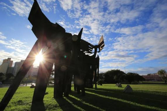 Temperatura sobe em relação aos dias anteriores, especialmente no Oeste, Missões e Noroeste