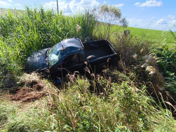 O acidente ocorreu em uma curva da rodovia na localidade de Linha Alma
