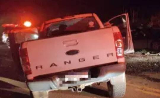 Colisão ocorreu na madrugada deste domingo (20)