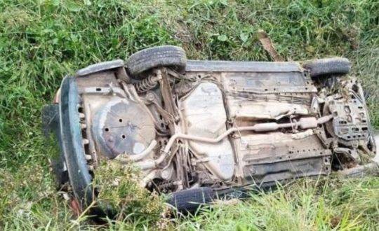 Passageira teve ferimentos leves e foi levada ao hospital