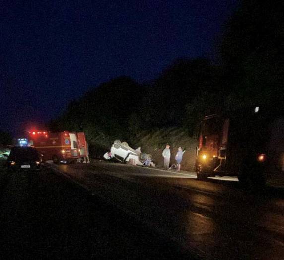 Uma colisão envolveu três veículos na BR-285, no trajeto em direção a Santo Antônio das Missões