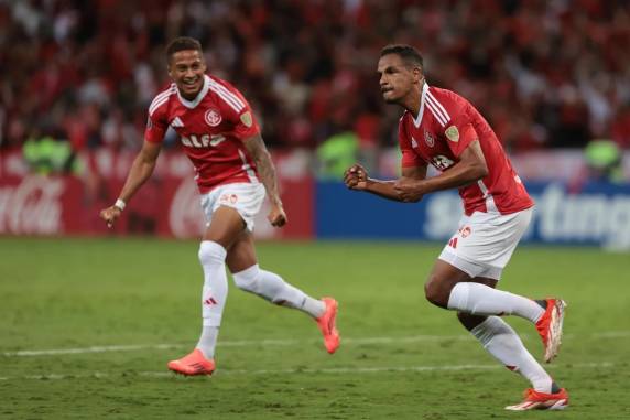 Time encarna máxima de Roger Machado, se recusa a perder, e mantém liderança provisória do Grupo F após 3 a 3 no Beira-Rio