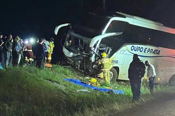 Gunther Paul Zulke, 25 anos, era condutor de um Focus envolvido no primeiro acidente. O segundo acidente, registrado por volta de 1h45min, vitimou Max Jonatan Soares de Morais, 38 anos