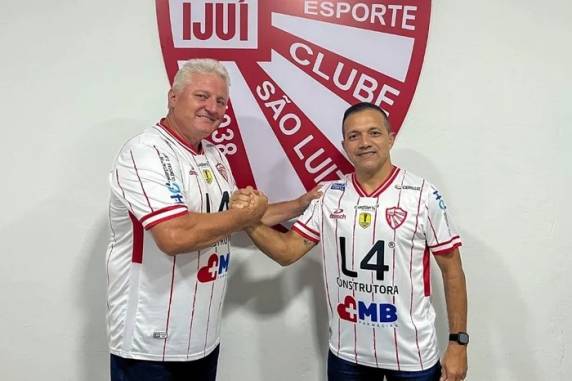 Treinador não suportou a derrota para o Barra, em Itajaí