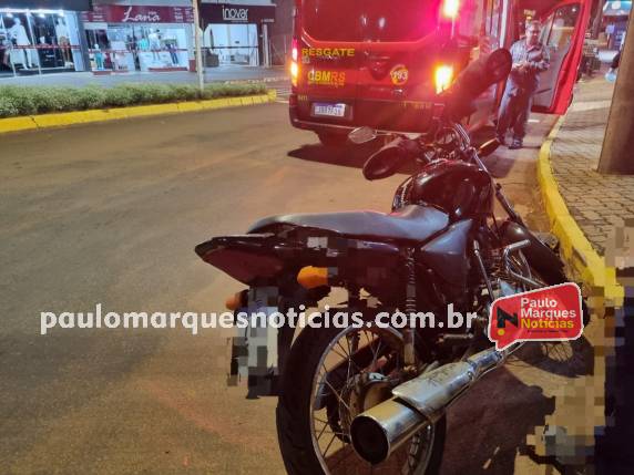 O acidente foi registrado na rótula Willy Beckert no Centro da cidade