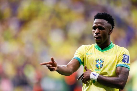 Estatuto da CBF prevê que cores da bandeira sejam utilizadas no uniforme principal; no entanto, existe a possibilidade de exceções em caso de aprovação de diretores