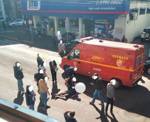 Segundo informações do Corpo de Bombeiros, a vítima foi atingida por uma motocicleta enquanto tentava atravessar a via sozinho.