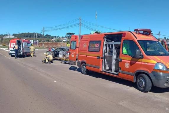 Homem de 89 anos foi conduzido em estado estável ao hospital. O trânsito está liberado