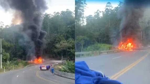 Colisão causou explosão e interditou totalmente o trecho na região conhecida como Serra de Corupá. Mortos estavam no coletivo que transportava grupo de dança.