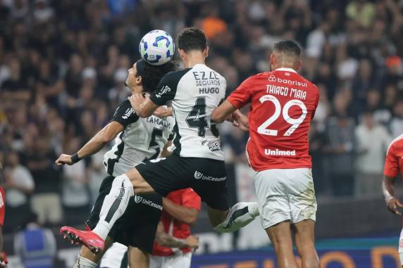 Colorado saiu atrás no placar com gol de Yuri Alberto, chegou a passar à frente com Aguirre e Thiago Maia, mas viu o centroavante do time paulista fazer mais dois e, no final, Coronado decretar a vitória do adversário