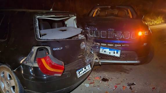 Uma mulher, uma criança de 8 anos e um bebê de 5 meses estavam em um dos automóveis atingidos