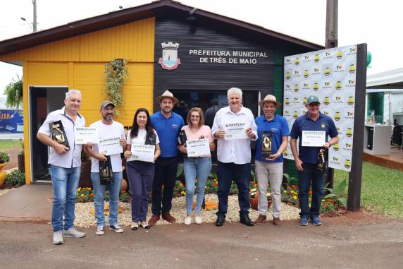 Durante a solenidade, os gestores destacaram a importância de cada profissional para o desenvolvimento do município