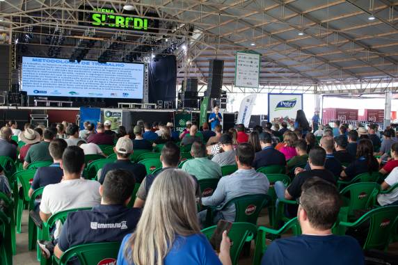O dia começou com um  seminário sobre a Qualidade do Leite na Fronteira Noroeste