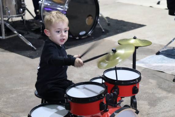 Evento reuniu talento, ritmo e paixão pela música em uma grande celebração percussiva