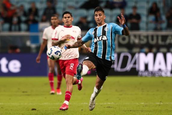 Tricolor saiu na frente com Amuzu, aos 41 do segundo tempo, mas paulistas igualaram com Pitta, dois minutos depois