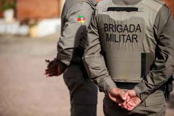 Determinação atende a um pedido do Ministério Público Estadual que questiona o conteúdo do edital do certame