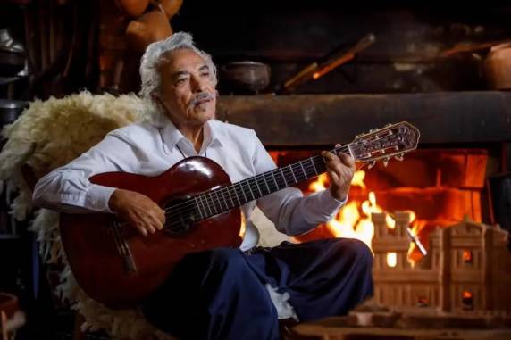 Músico foi internado no início da semana para tratar um quadro de pneumonia. Artista foi para o quarto na sexta-feira