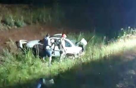 Envolveram-se no acidente um GM/Corsa e um Ford/Fiesta.