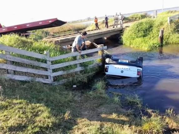 Ocupavam o veículo quatro pessoas que retornavam de um rodeio realizado na localidade de Rincão