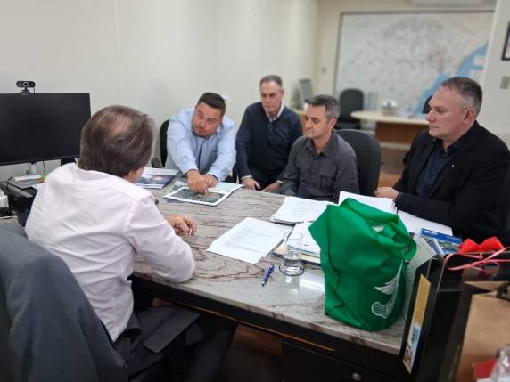 O Vereador Carlos Filipin (PDT) encaminhou a agenda e participou do encontro com o secretário