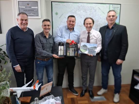 O Vereador Carlos Filipin (PDT) encaminhou a agenda e participou do encontro com o secretário