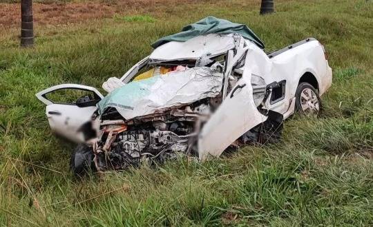 Vítima de 33 anos ficou presa às ferragens e morreu no local