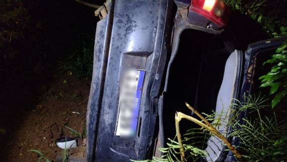 O acidente envoleu um VW Golf e um Fiat Pálio