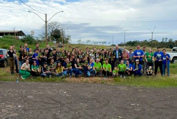 Essa ação representa a segunda fase do programa de compensação ambiental, devido aos manejos florestais realizados durante as obras de melhorias no parque. Ao todo, mais de 500 mudas serão plantadas, garantindo a reposição das árvores suprimidas e o cumprimento das normas ambientais.