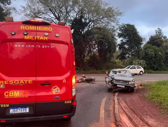 Os dois condutores foram atendidos no local pelo Corpo de Bombeiros e pelo Serviço de Atendimento Móvel de Urgência (Samu), sendo encaminhados à Unidade de Pronto Atendimento (UPA) para avaliação médica.