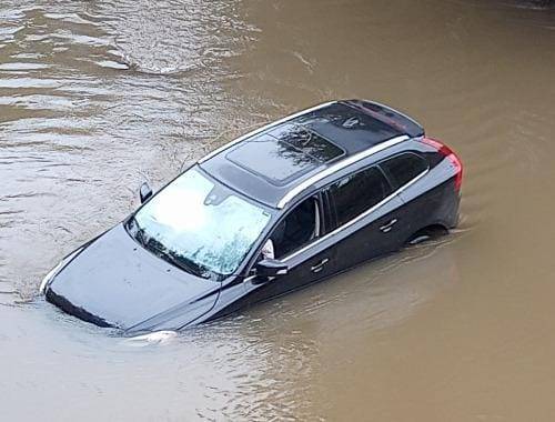 Não há informações das causas do acidente nem de feridos, o que pode ser atualizado nesta postagem.
