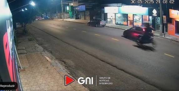 O homem, 25 anos, conduzia a motocicleta na Av. Aparício Mariense, sentido bairro/centro, quando colidiu em um GM/Corsa, que seguia no sentido oposto.